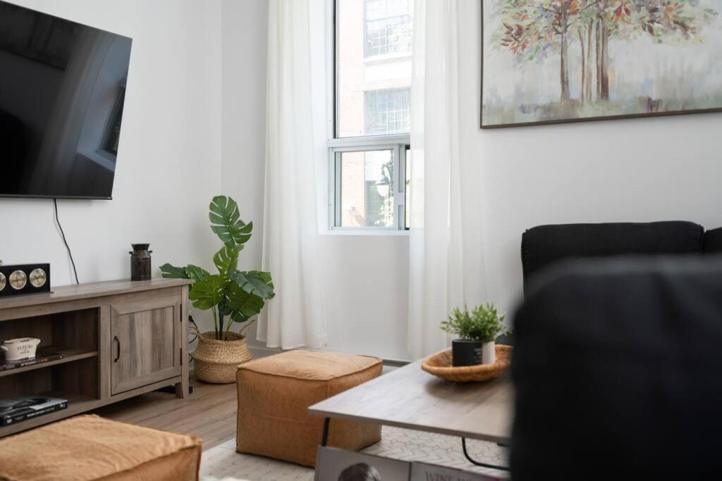 Downtown Penthouse 2floor 4bdrs , 9 Guests Apartment